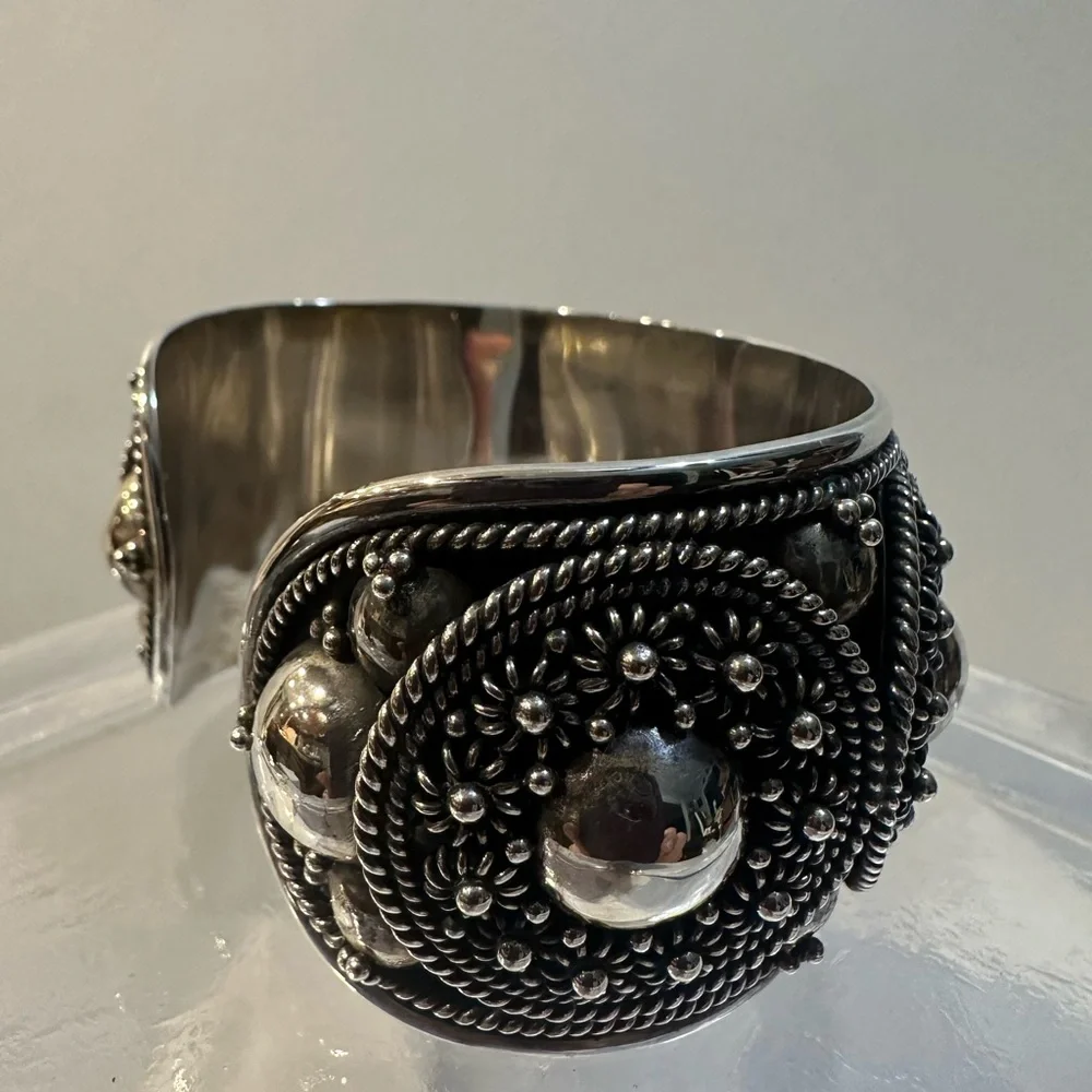 New Elegant Silver Cuff Bracelet